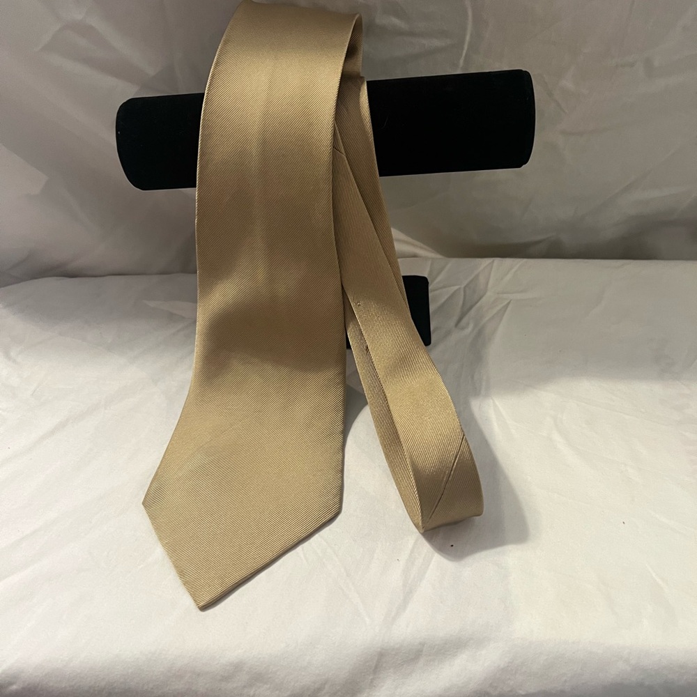 Charvet’s luxe Tie in Tan Silk